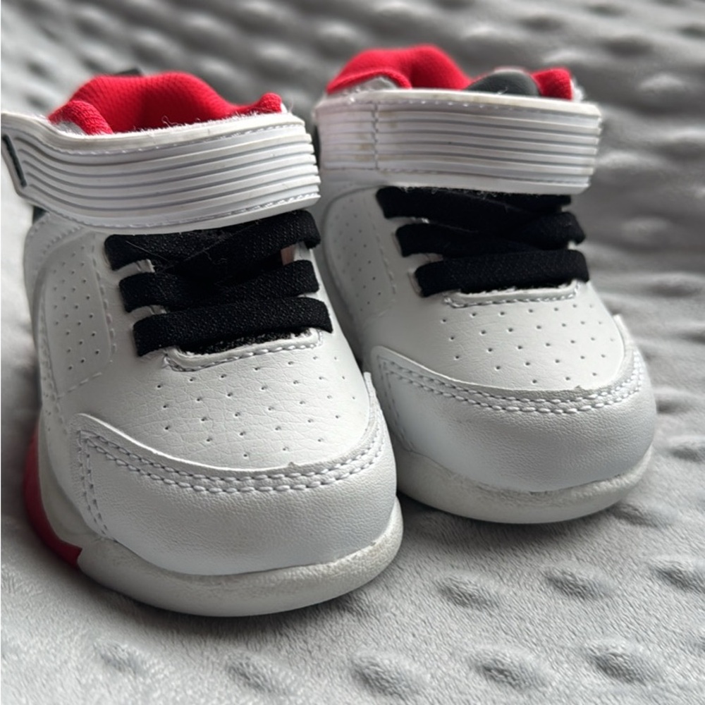 And1 Kids White Sneakers with red Lining and Black Laces